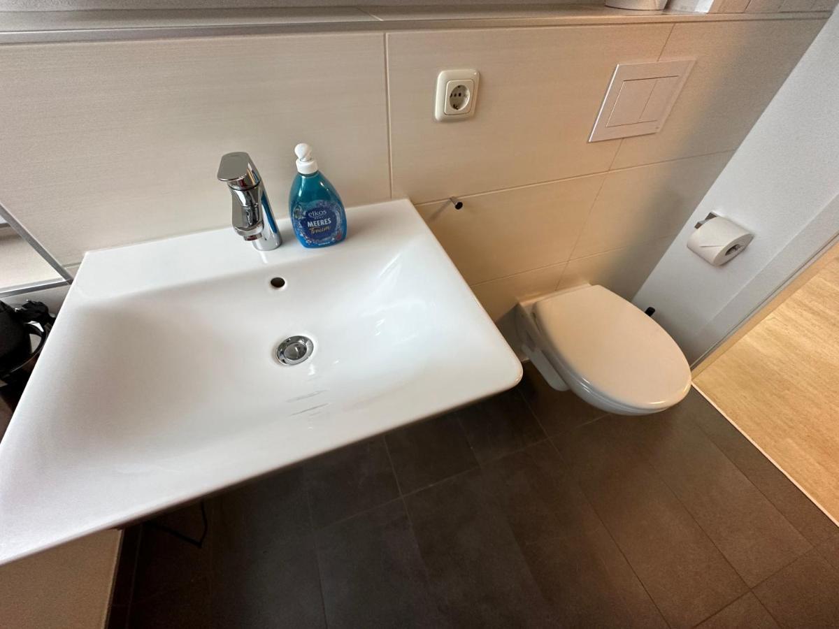 Traumhafte Haushaelfte Mit Kamin, Garten & Whirlpool Apartment Berlin Exterior photo